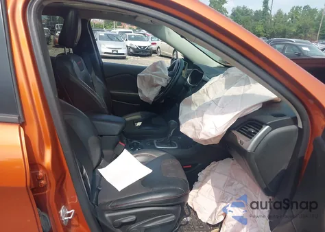 2015 Jeep Cherokee Trailhawk from USA, damaged, VIN 1C4PJMBSXFW776658